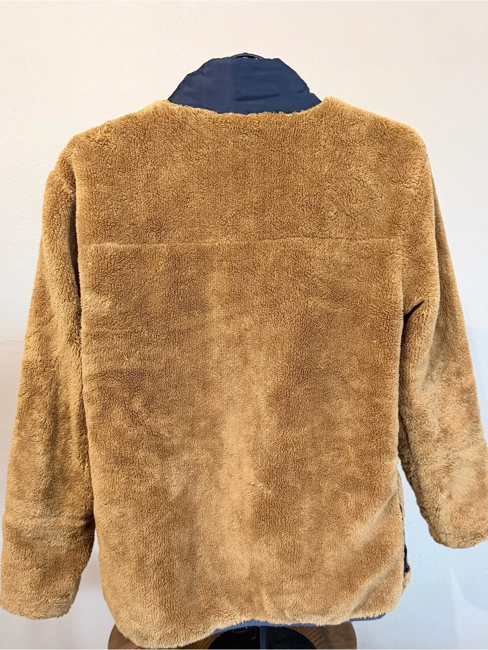 Tommy Bahama Boy’s Tan Sherpa Jacket with Navy Chest Pocket Size 16